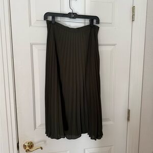 Tahari Olive Green Pleated Skirt